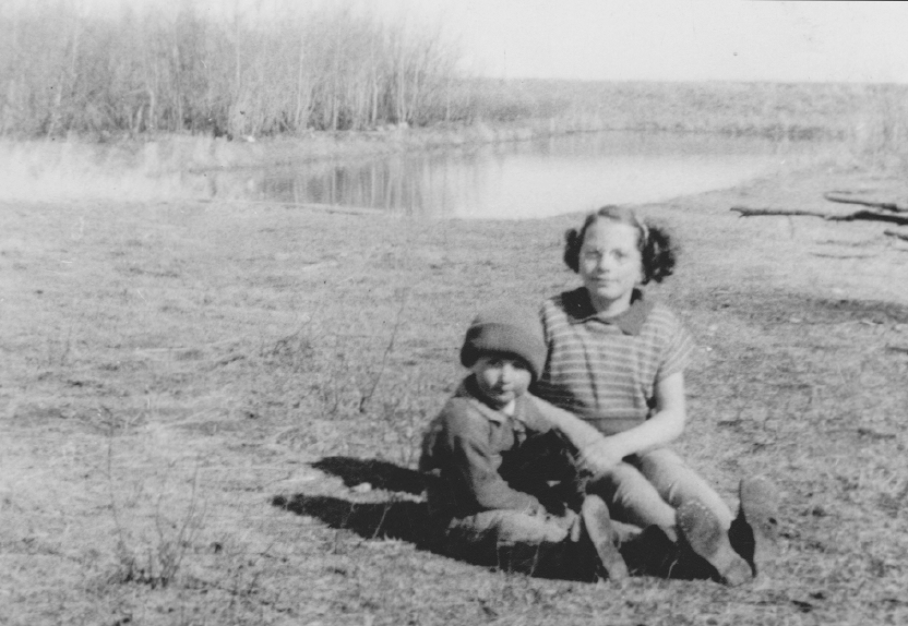 Photo: Robert (Bob) & Jeannine on Joe Brooks Homestead in Bluesky